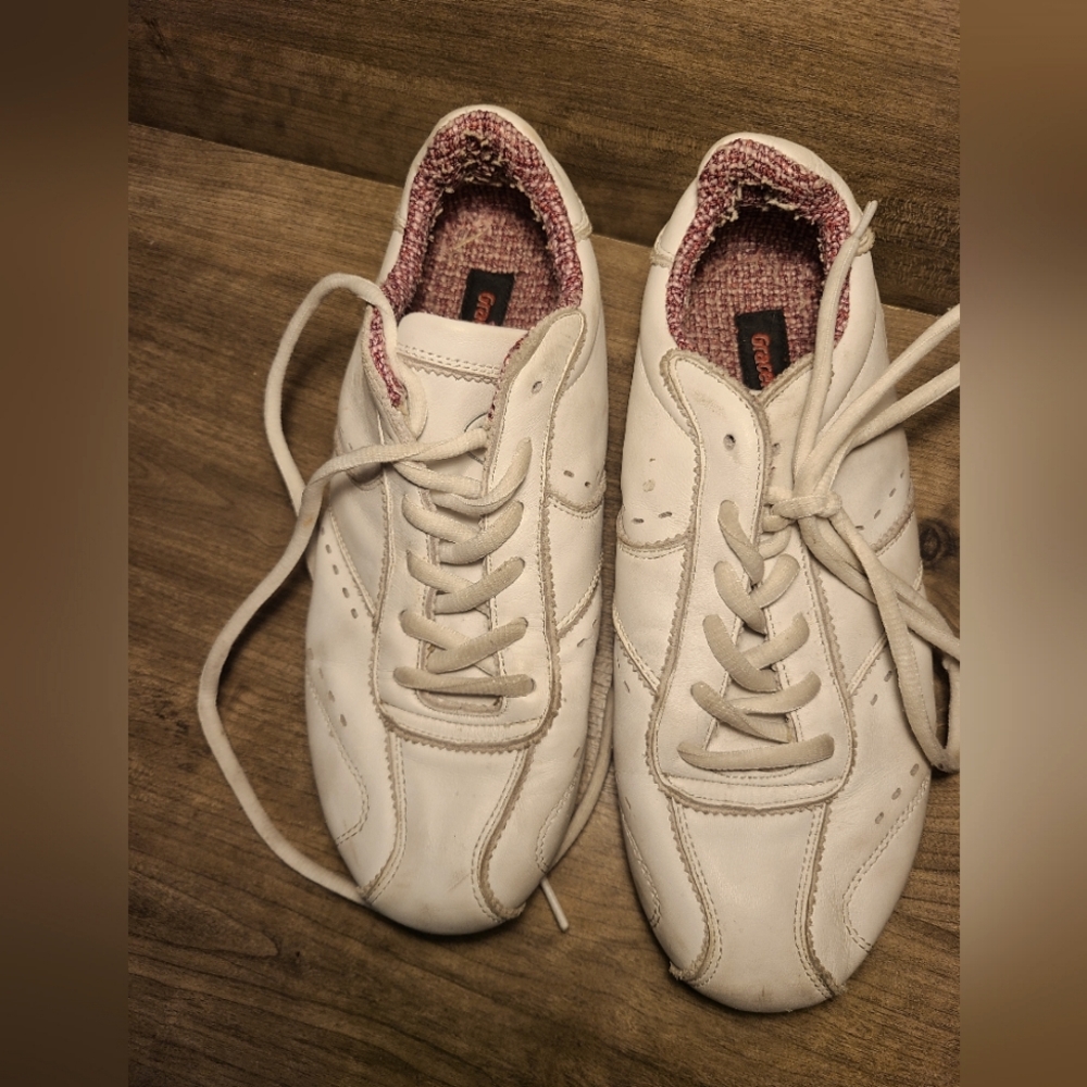 Graceland Sneakers